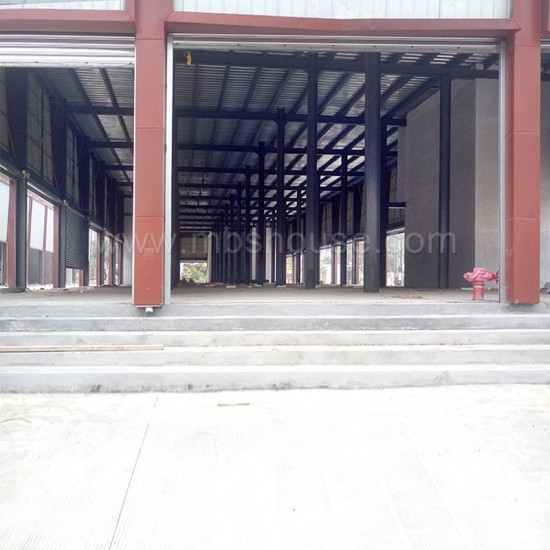 nouvelle construction légère en acier structure industrielle entrepôt